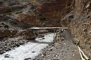 19 Bridge Over The Surakwat River Close Up Between Sarak And Kotaz On Trek To K2 North Face In China.jpg